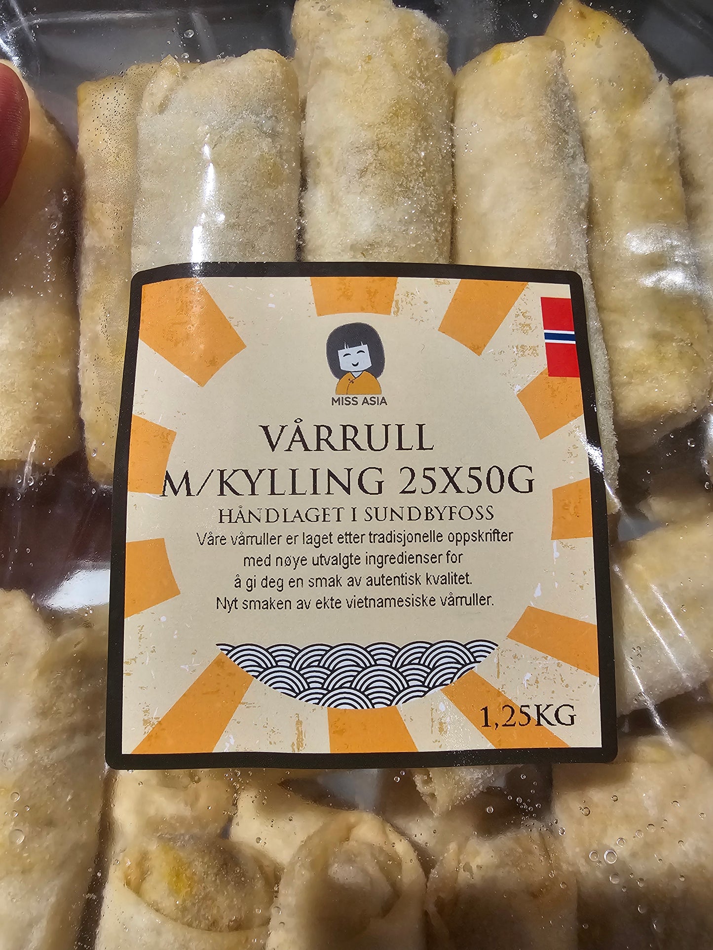 Premium ferdigstekte sprø vårruller med kylling 50gr Produktnummer: 72301